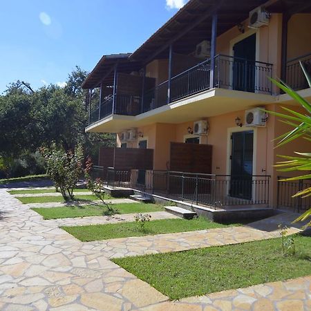 Krystallia Apartments 다시아 외부 사진