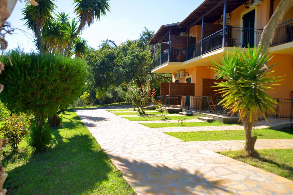Krystallia Apartments 다시아 외부 사진